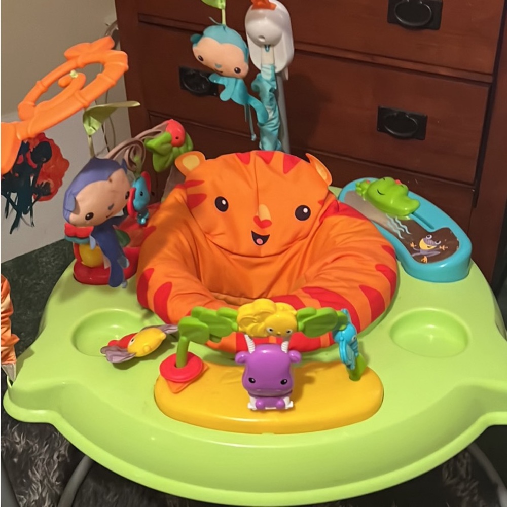 Fisher-Price jumparoo roaring rainforest